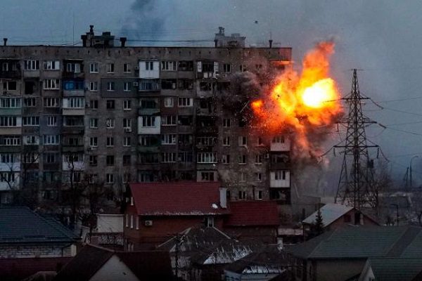 Ucrania niega renunciar a ofensiva en Mariúpol y el Donbás