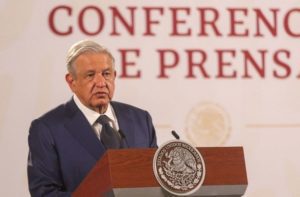 AMLO considera “un acto de traición a México” rechazo de la Reforma eléctrica