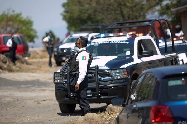 Choque entre grupos criminales deja cuatro muertos en Coahuayana, Michoacán
