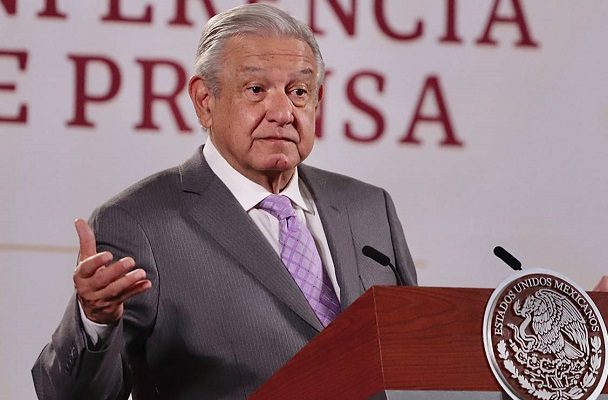 AMLO promete un sistema "de los mejores del mundo" en el Sector Salud