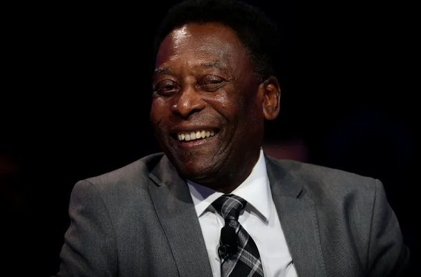 Pelé regresa al hospital para continuar tratamiento contra cáncer de colon