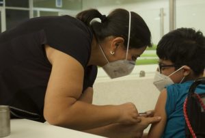 La OPS revela que México no tiene programado recibir vacunas de Pfizer para niños