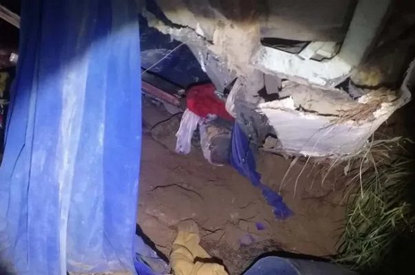 Volcadura de autobús deja 5 peregrinos muertos en Oaxaca