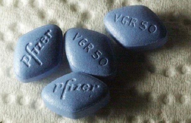 Adulteran bebida de estudiante con viagra presenta problemas cardiacos, en Chiapas