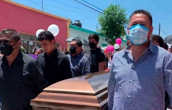 Familiares y amigos despiden a Debanhi en Galeana, Nuevo León #VIDEO
