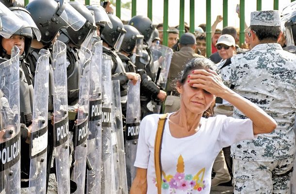 Juez en EU bloquea fin de Título 42, que permite expulsiones exprés de migrantes