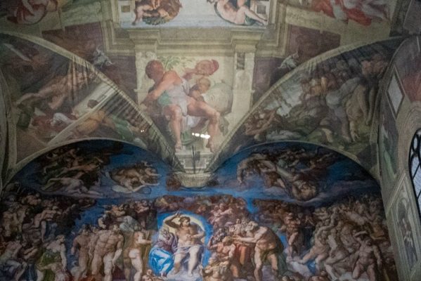 AMLO y Claudia Sheinbaum inauguran reproducción de la Capilla Sixtina en el Zócalo