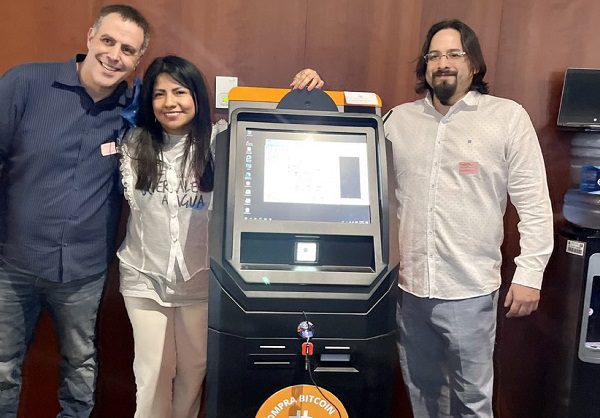 Instalan un cajero para compra y venta de bitcoin en el Senado