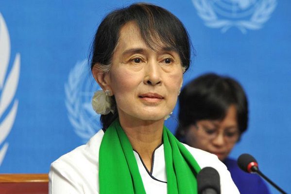 Dan otros cinco años de cárcel por corrupción a la líder depuesta Aung San Suu Kyi