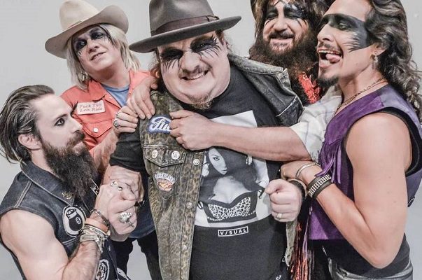 Secuestran y golpean a choferes de la banda Moderatto en la México-Puebla