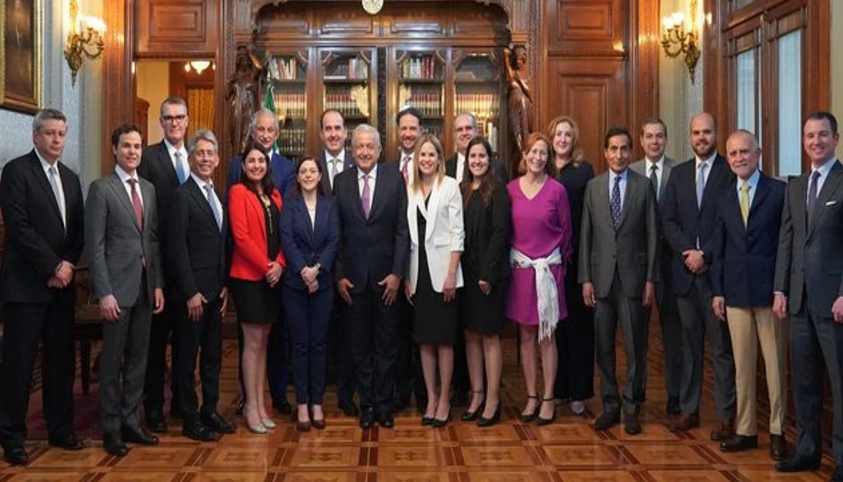 AMLO e integrantes de la Cámara de la Industria de Transformación