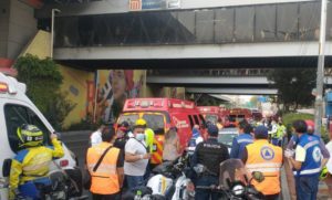 “Carambola” en escaleras del Metro Chabacano deja siete lesionados