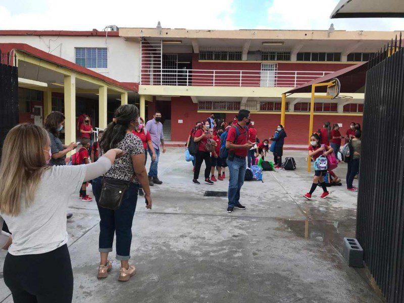 Derrame de gasolina en drenaje de escuelas en Tamaulipas