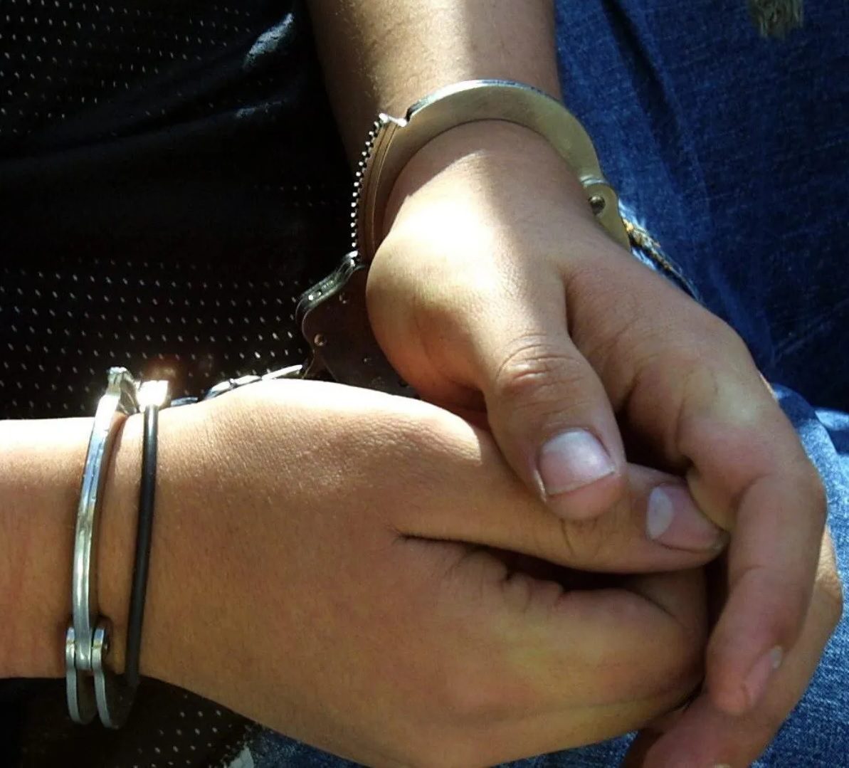 Detienen a joven por robo