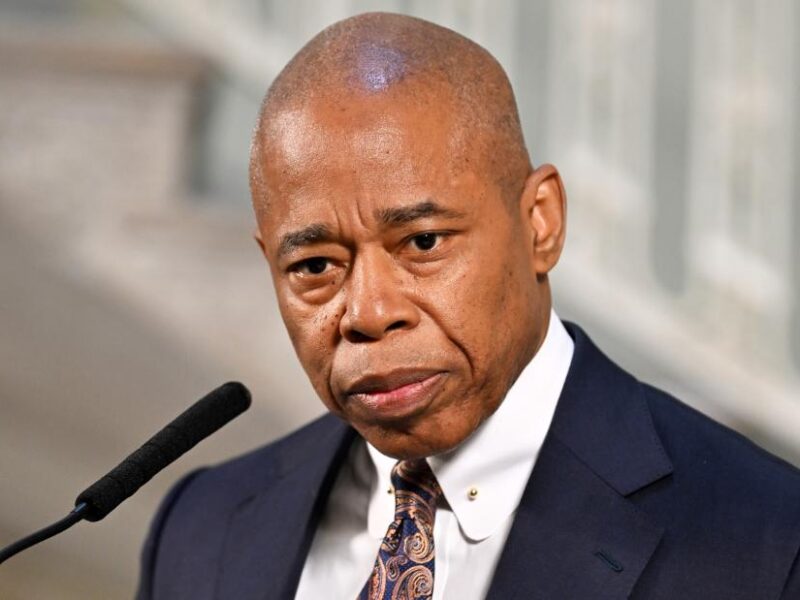 Eric Adams, alcalde de Nueva York, da positivo a la Covid-19