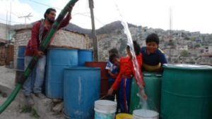 Vecinos de Chalco se manifiestan por falta de agua