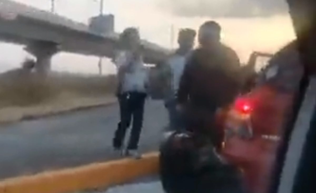 Grupo de 'montachoques' agrede a familia en Toluca