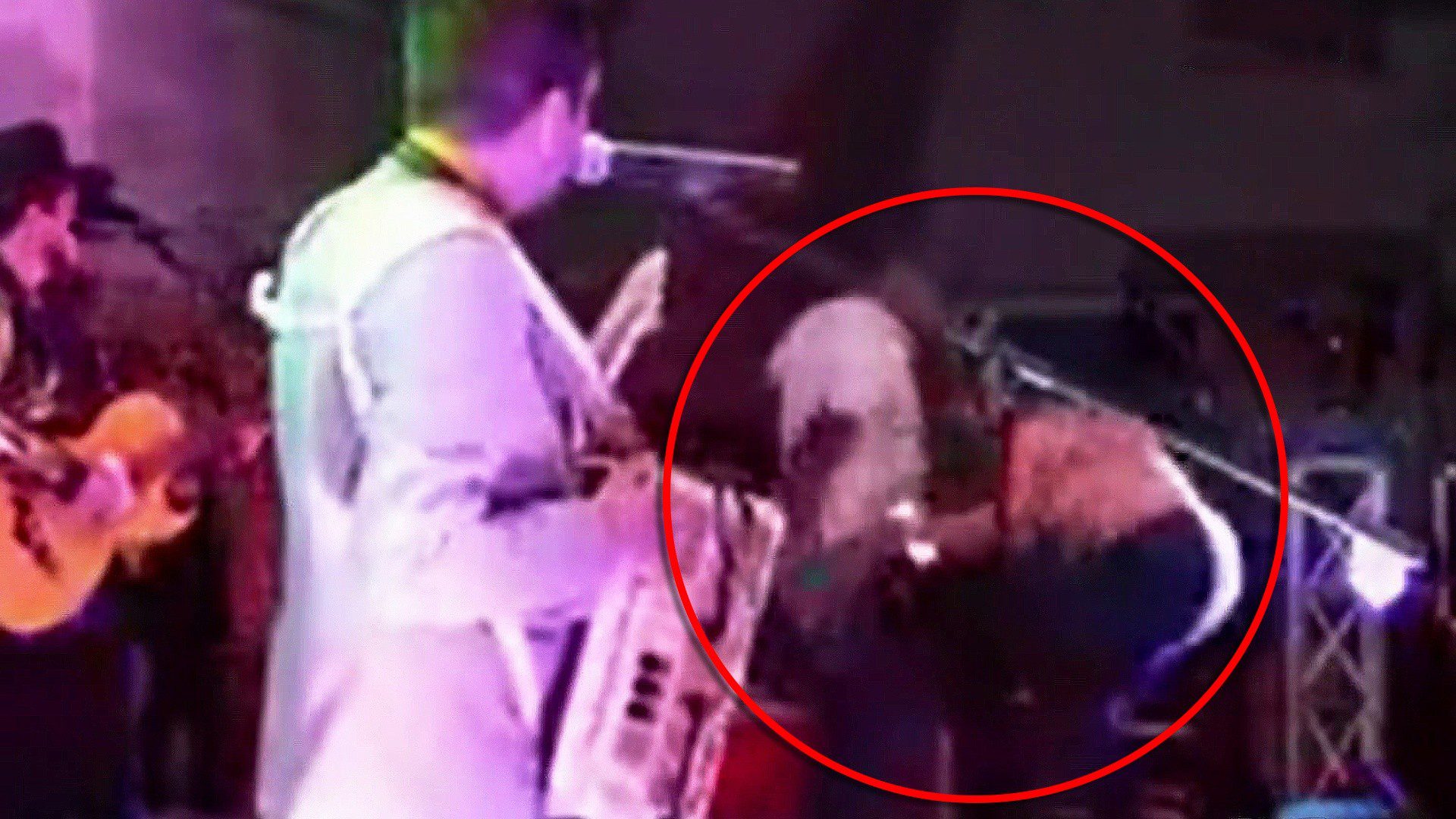 Hombre acuchilla a su pareja en concierto de NL