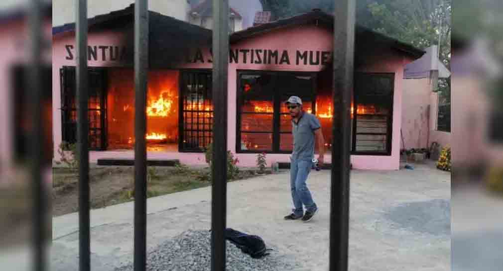 Hombre incendia santuario de la santa muerte porque Dios 'se lo ordenó'
