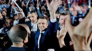 Macron llama a la “movilización general” para impulsar su reelección