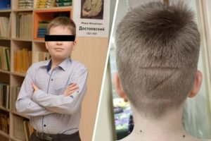 Madre rapa a su hijo y le marca una “Z” en apoyo al ejército ruso