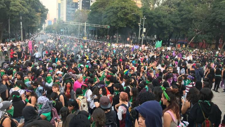 Marcha feminista en el Zócalo de la CDMX