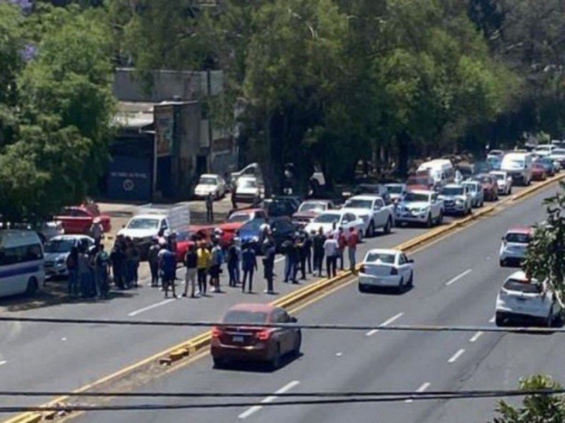 Normalistas realizan bloqueos en Morelia, Michoacán