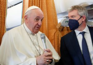 Papa Francisco asegura que “está sobre la mesa” una visita a Ucrania
