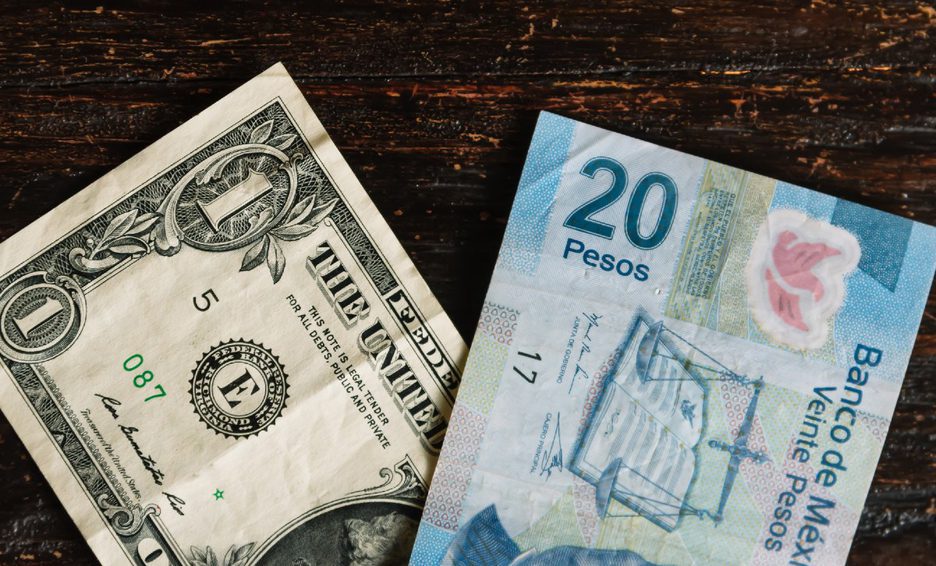 Peso y dólar
