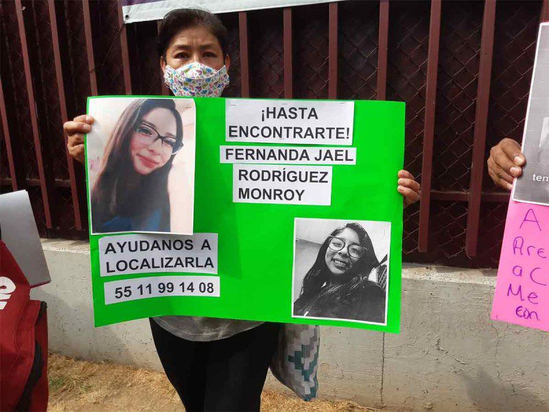 Protestan en Cecyt 14 del IPN por la desaparición de alumnas