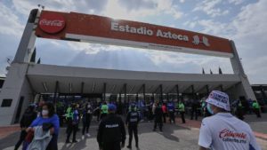 Caen 12 revendedores en el Estadio Azteca en el Cruz Azul vs Pumas