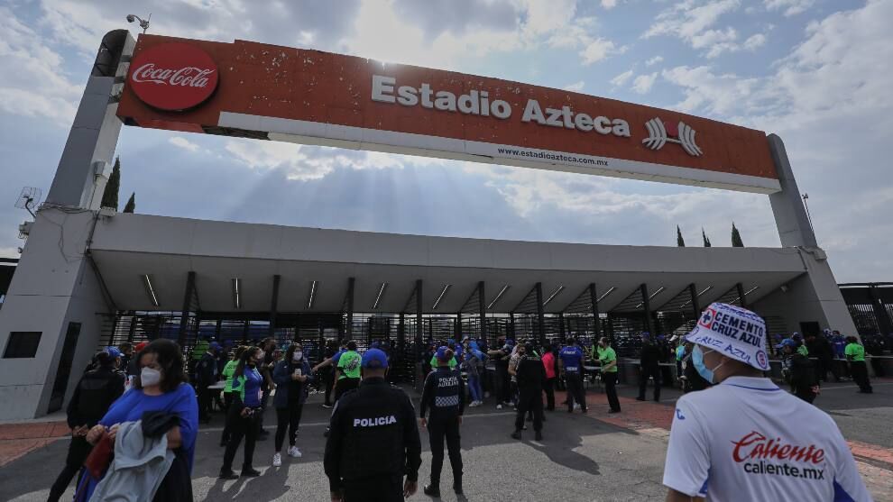 Revendedores en el Estadio Azteca