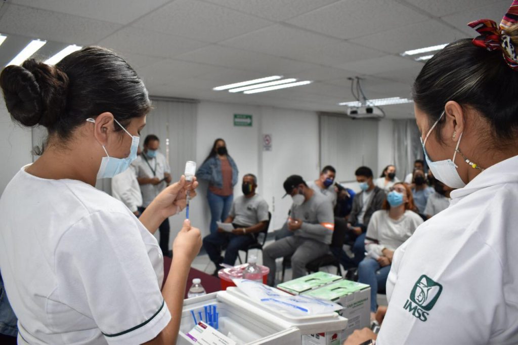 Vacuna contra Covid-19 a empleados de empresas sin esquema completo