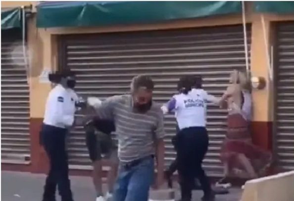 Exhibe abuso policial durante protestas feministas en Irapuato #VIDEOS
