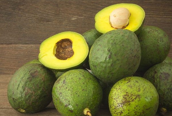 El aguacate llega a 150 pesos el kilo en algunas verdulerías, pero el limón a la baja