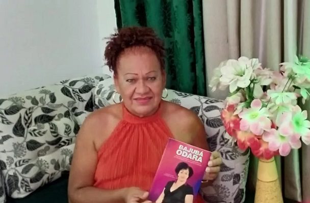 Denuncian discriminación contra activista transgénero brasileña en el AICM