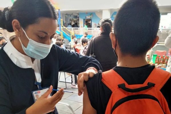 INER debe entregar documento que sustenta vacunación a menores de 5 a 11 años