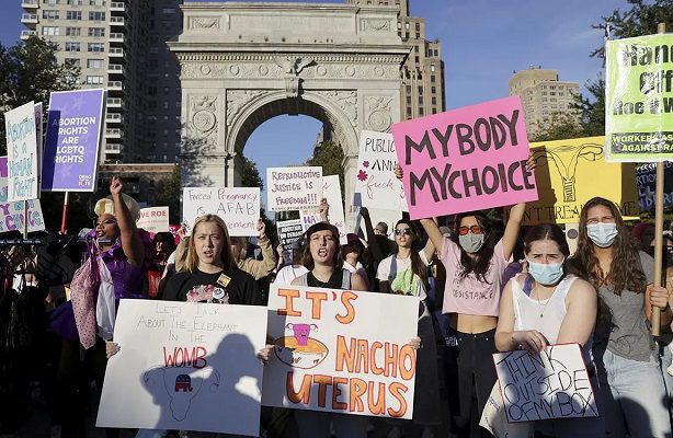 Filtran borrador del Tribunal Supremo de EE.UU. que derogaría derecho nacional al aborto