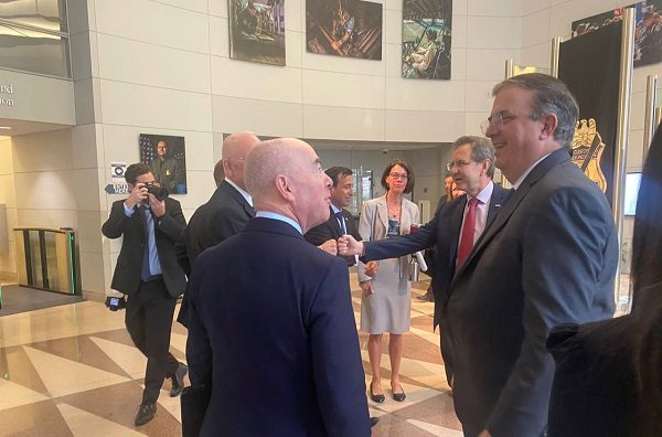 Ebrard con Alejandro Mayorkas, secretario de Seguridad de EE.UU.