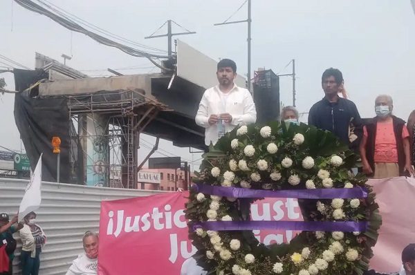 Familiares y sobrevivientes acuden a la 'zona cero' del colapso en L12 a un año de los hechos