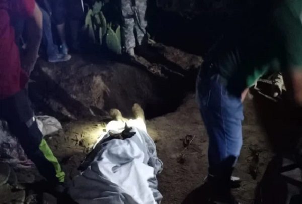 Huachicolero muere al colapsarle encima túnel conectado a ducto de Pemex, en Edomex