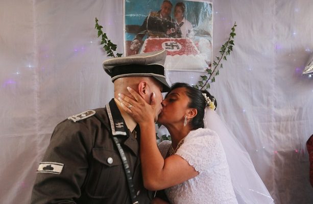 Pareja organizan una boda con temática 'nazi' en Tlaxcala