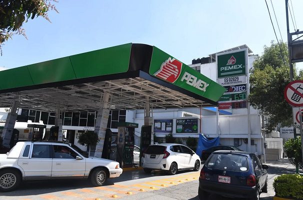 Matan a empleado durante asalto en gasolinera en Nezahualcóyotl