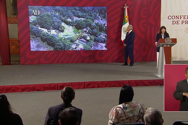 AMLO exhibe supuesta "mansión" de Loret de Mola en Valle de Bravo