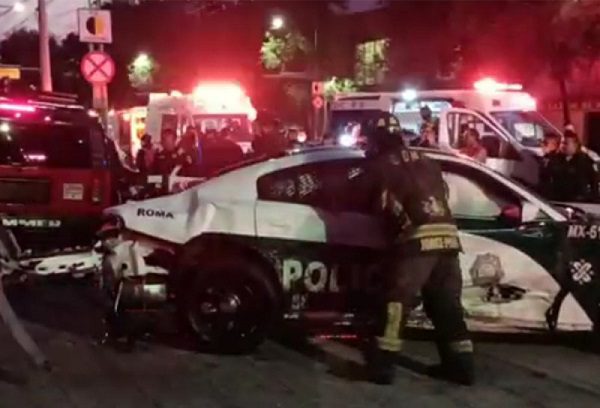 3 policías y dos mujeres lesionadas tras fuerte choque en Eje Central