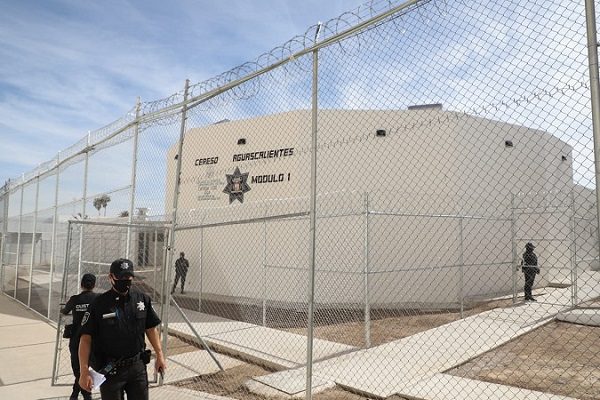 CNDH alerta precios excesivos en tienditas de cárceles federales