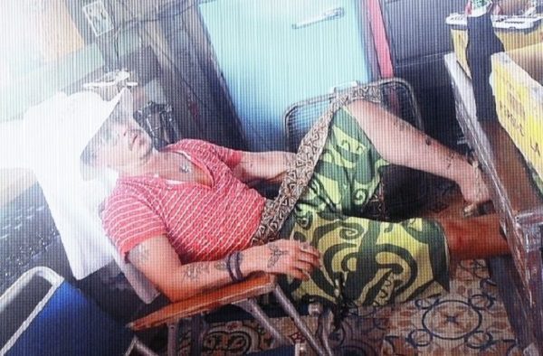 Amber Heard exhibe fotos de Johnny Depp desmayado bajo efectos de drogas y alcohol