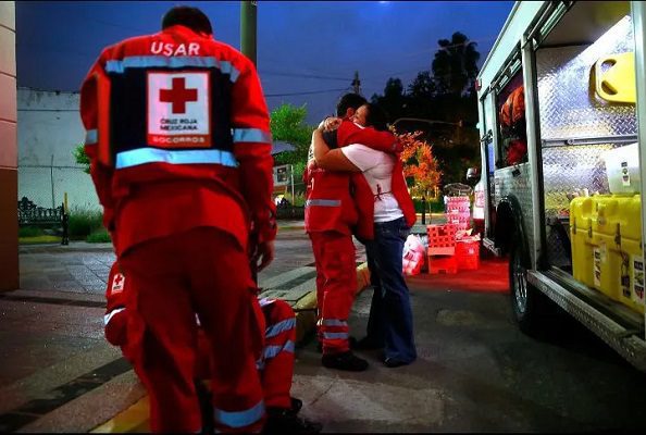 Sujetos armados rematan a hombre en camilla, en San Francisco del Rincón, Guanajuato