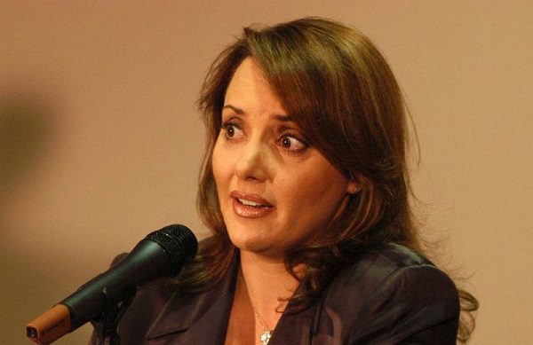 Lilly Téllez defiende a Héctor Suárez Gomís sobre Vicente Serrano