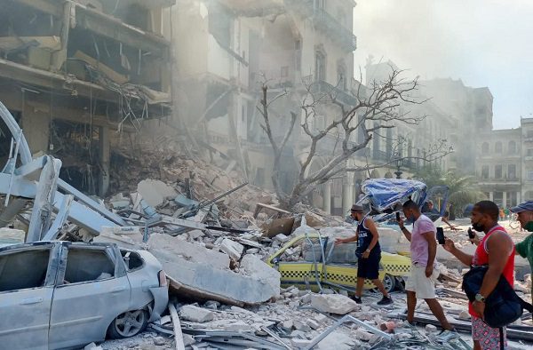 Explosión masiva destruye Hotel Saratoga, en La Habana, Cuba #VIDEOS
